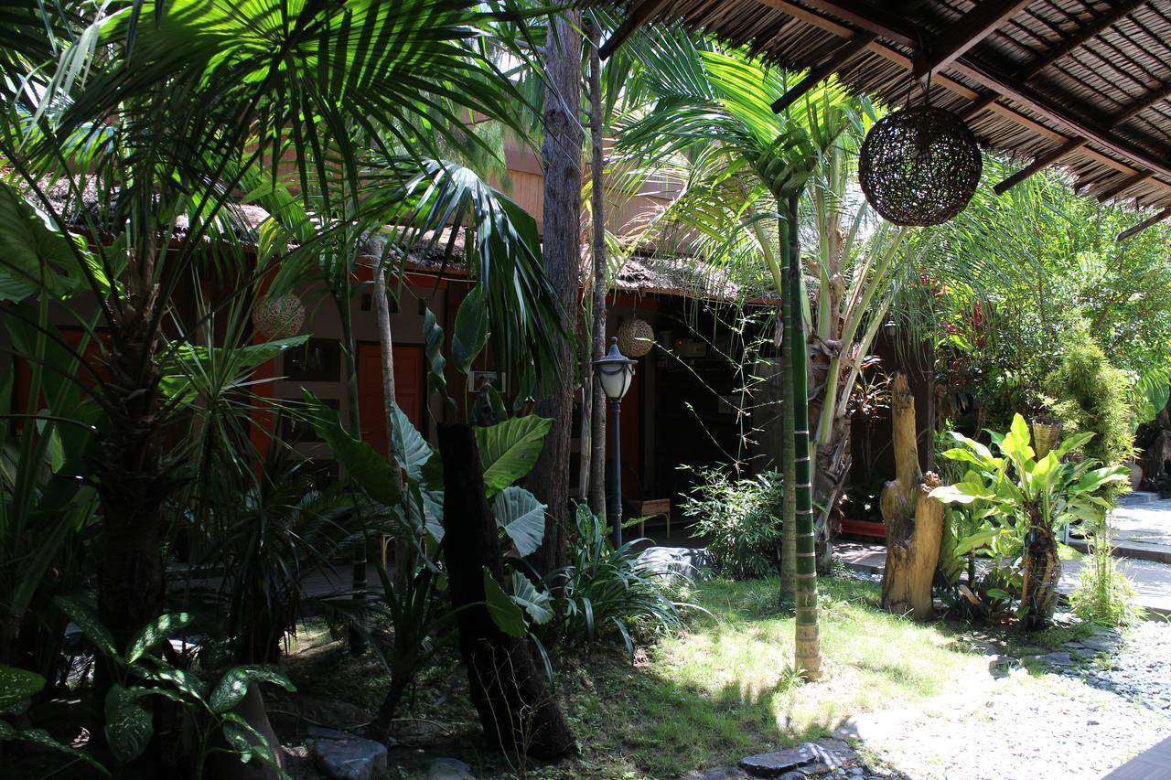 Lawaka Hotel Ampana Exterior foto