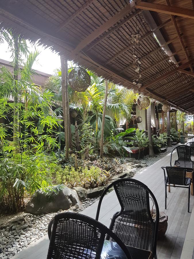 Lawaka Hotel Ampana Exterior foto